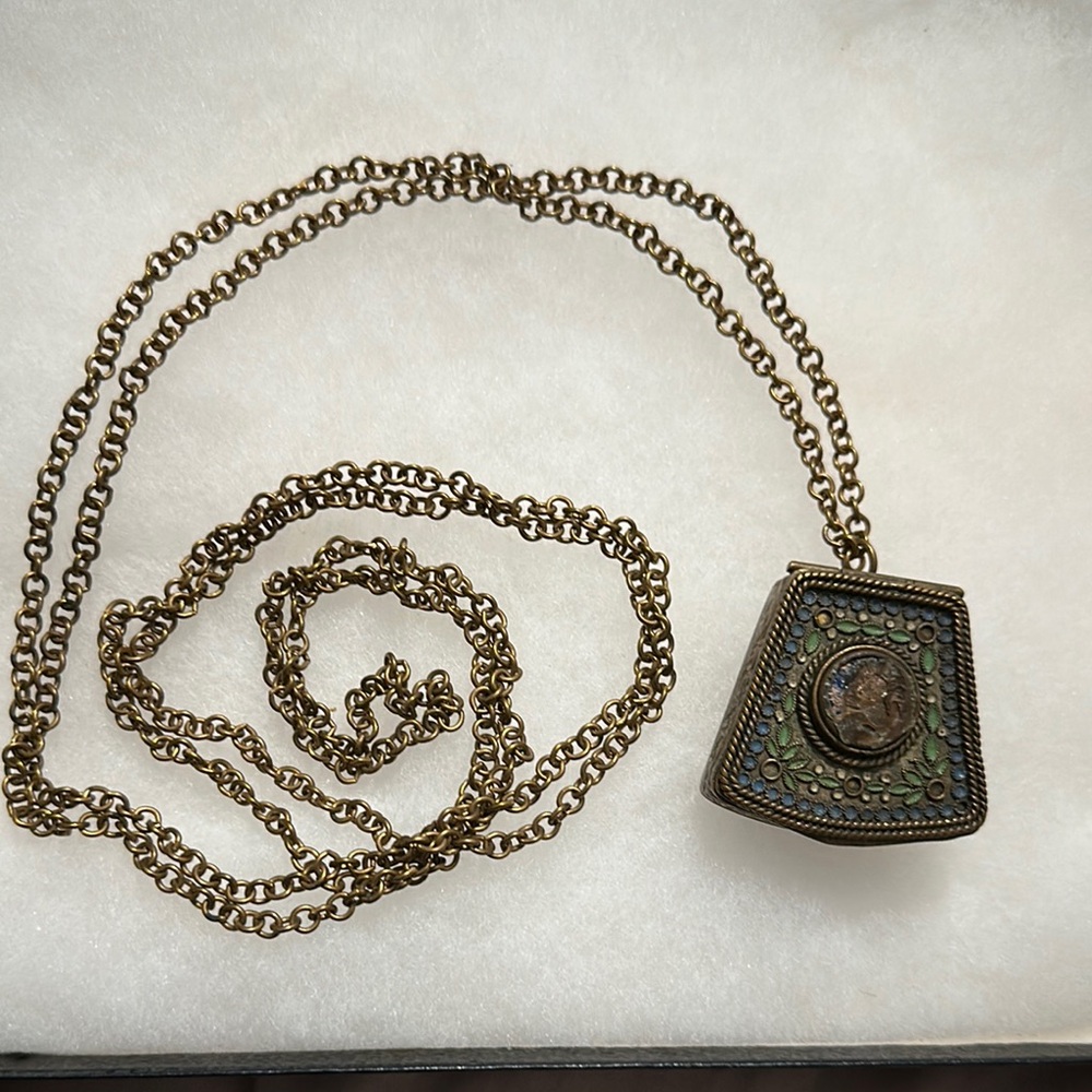 Vintage Green and Gold Pillbox Necklace